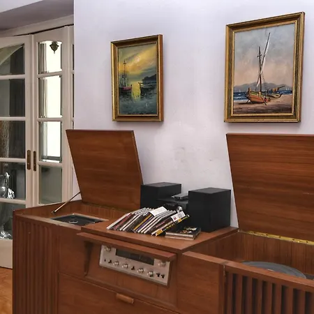 Apartment Authentic Elegance At Acropolis
